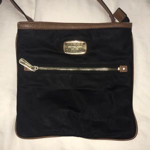 Micheal Kors cross body black